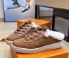 Женские комбинированные кроссовки на меху Louis Vuitton 2023 коричневые