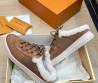 Женские комбинированные кроссовки на меху Louis Vuitton 2023 коричневые