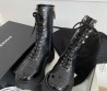 Женские кожаные ботинки Chanel 2023 черные с лакированным носом