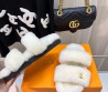 Женские меховые шлепанцы Louis Vuitton 2023 белые