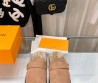 Женские замшевые мюли Louis Vuitton 2023 бежевые на меху