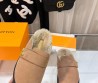 Женские замшевые мюли Louis Vuitton 2023 бежевые на меху