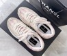 Женские комбинированные кроссовки Chanel 2023 бежевые с розовым