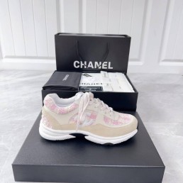 Женские комбинированные кроссовки Chanel 2023 бежевые с розовым