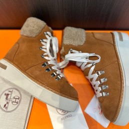 Женские замшевые ботинки на меху Hermes 2023 коричневые