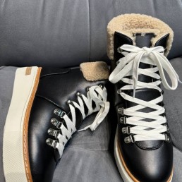 Женские кожаные ботинки на меху Hermes 2023 черные на шнурках