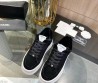 Женские замшевые кроссовки Chanel 2023 черные с мехом