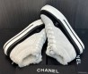 Женские замшевые кроссовки на меху Chanel 2023 светло-серые с черным