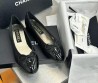 Женские кожаные балетки Chanel 2023 черные с лакированным носом
