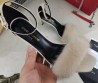 Женские кожаные босоножки Saint Laurent 2023 бежевые с мехом