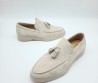 Мужские замшевые лоферы Santoni 2024 молочные с кисточками