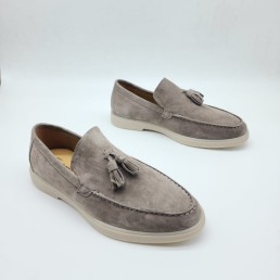 Мужские замшевые лоферы Santoni 2024 серые с кисточками