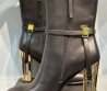 Женские кожаные сапоги Fendi 2023 черные с золотым каблуком