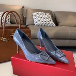 Женские кожаные туфли Valentino 2023 синие лакированные