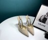 Женские замшевые туфли Jimmy Choo 2023 бежевые со стразами