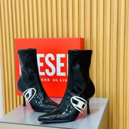 Женские кожаные сапоги на каблуке Diesel 2024 черные лакированные