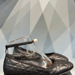 Женские кожаные балетки с ремешком Christian Dior 2023 черные