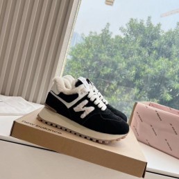 Женские замшевые кроссовки New Balance x Miu Miu 2023 черные