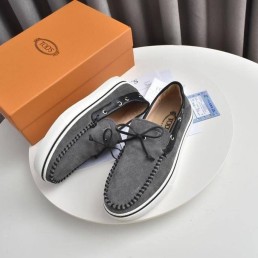 Мужские замшевые лоферы Tod's 2023-2024 серые