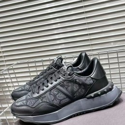 Женские комбинированные кроссовки Valentino 2024 черные