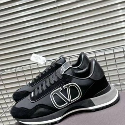 Женские кожаные кроссовки Valentino 2024 черные