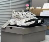 Женские комбинированные кроссовки Balenciaga 2023 серые с черным носом