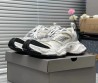 Женские комбинированные кроссовки Balenciaga 2023 серые с черным носом