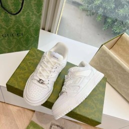 Женские кожаные кроссовки Gucci 2024 белые с перфорацией
