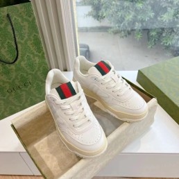 Женские кожаные кроссовки Gucci 2024 молочные с перфорацией