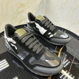 Мужские комбинированные кроссовки Valentino 2023 черные с серым