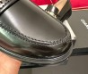 Женские кожаные лоферы Chanel 2023 черные с золотыми буквами