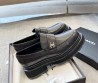 Женские кожаные лоферы Chanel 2023 черные с прострочкой
