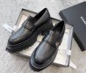 Женские кожаные лоферы Chanel 2023 черные с прострочкой
