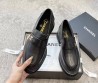 Женские кожаные лоферы Chanel 2023 черные с прострочкой