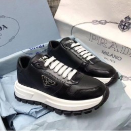 Женские кожаные кроссовки Prada 2024 черные