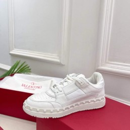 Женские кроссовки Valentino 2023 белые кожаные