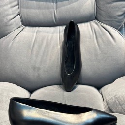Женские кожаные туфли Loro Piana 2023 черные