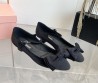 Женские велюровые туфли Miu Miu 2024 с бантом черные