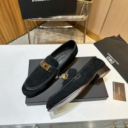Мужские замшевые лоферы Dolce & Gabbana 2024 черные с золотой пряжкой
