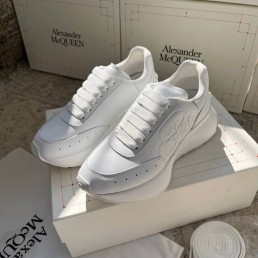 Женские кожаные кроссовки Alexander McQueen Sneakers sprint runner 2024 белые