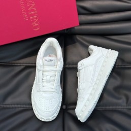 Мужские кожаные кроссовки Valentino 2024 белые