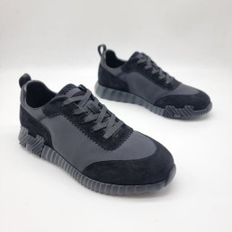 Мужские комбинированные кроссовки Hermes 2024 черные с серым