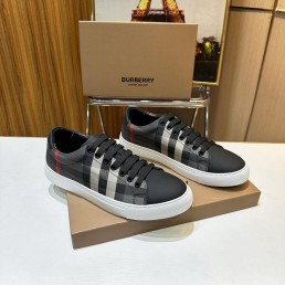 Мужские комбинированные кеды Burberry 2024 черные с бежевым в клетку