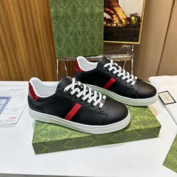 Мужские кожаные кроссовки Gucci 2024 черные с красной полоской