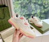 Женские кожаные кроссовки Gucci 2024 со вставками из каучука белые с розовым