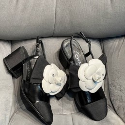 Женские комбинированные туфли Chanel 2024 черные с цветком