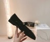 Женские кожаные туфли Chanel 2024 черные с ремешком лакированные