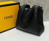 Женская кожаная сумка Fendi 2024 черная 27х25х12