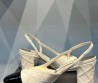 Женские кожаные босоножки Chanel 2024 молочные с черным носом