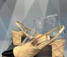 Женские кожаные босоножки Chanel 2024 бежевые с лакированным носом